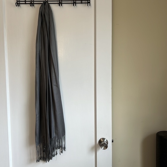 New Directions Viscose Shawl Wrap Scarf - Picture 2 of 2